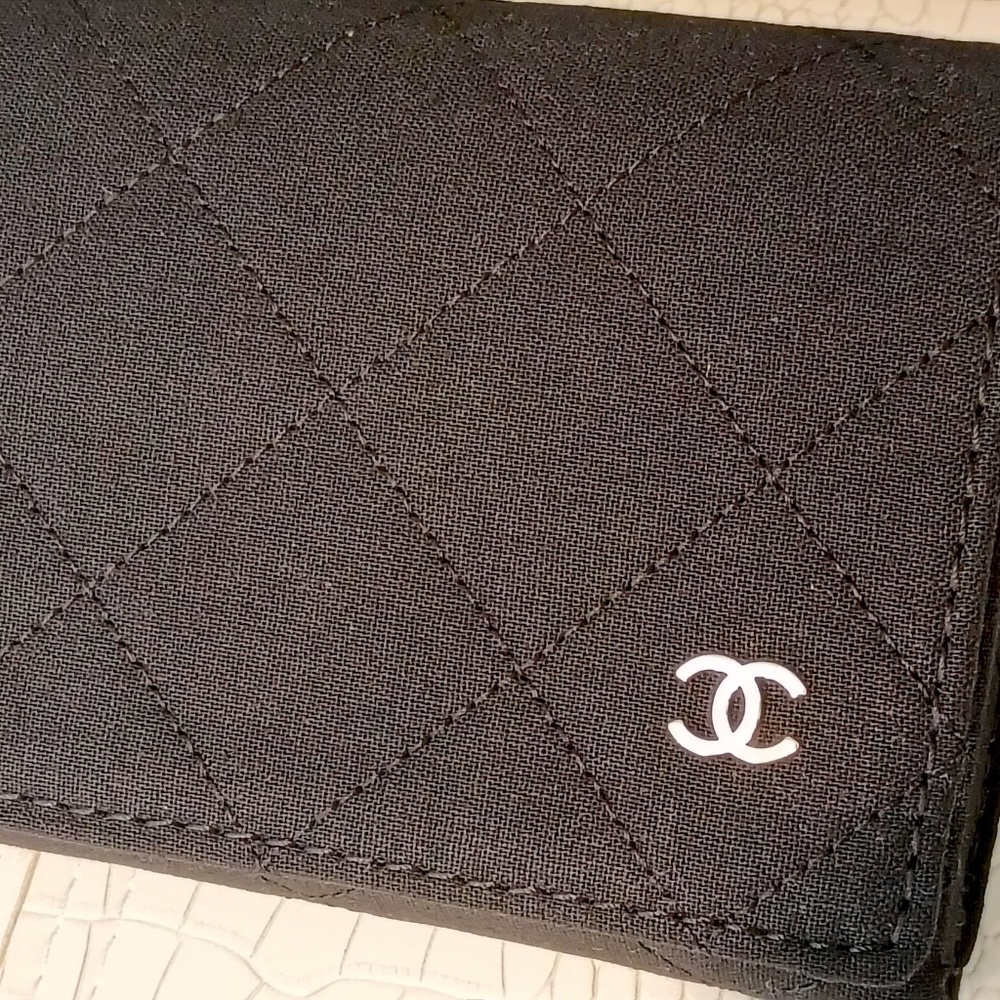 New CHANEL Quilted Eyeglasses Sunglasses Case Gold CC, CC Cloth, CC Box, etc. - Picture 9 of 16